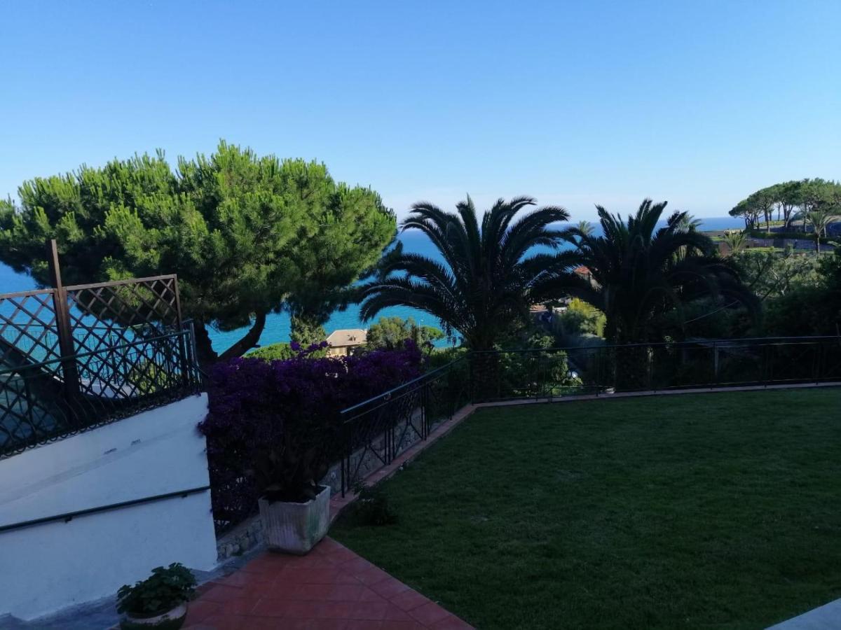 ונטימיגליה Agriturismo Un Mare Di Fiori מראה חיצוני תמונה
