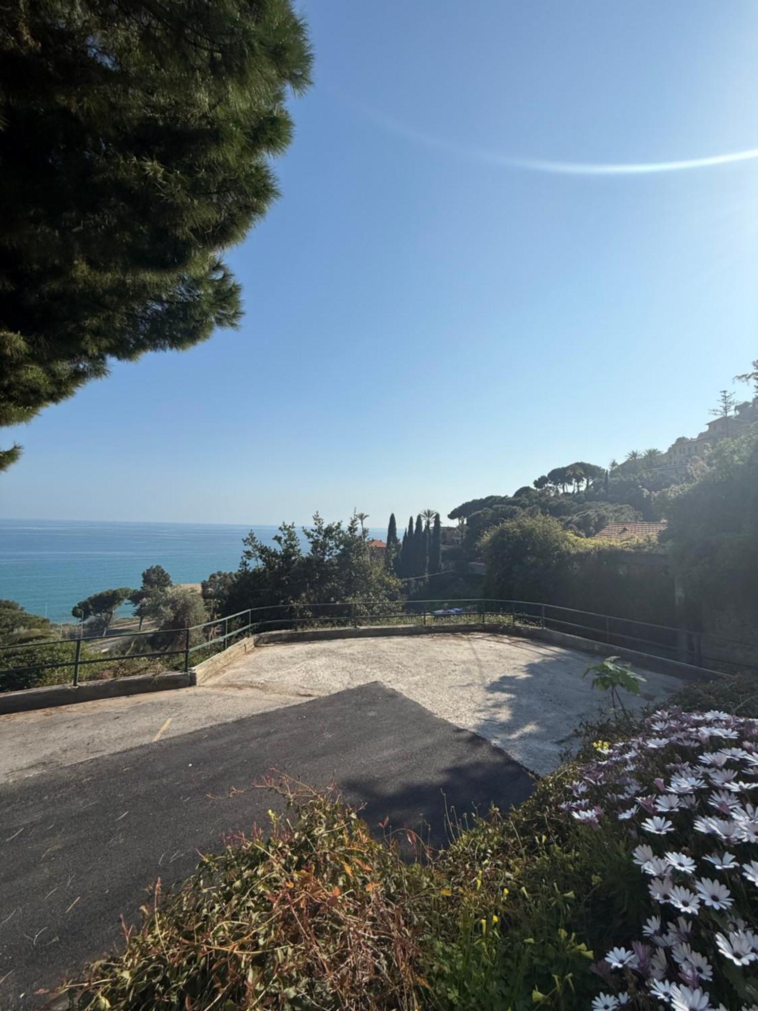 ונטימיגליה Agriturismo Un Mare Di Fiori מראה חיצוני תמונה