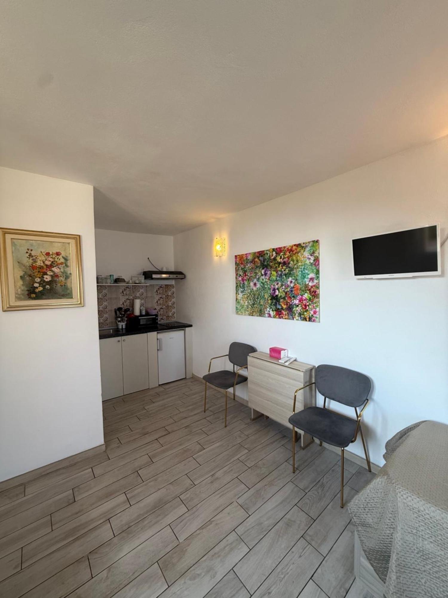 ונטימיגליה Agriturismo Un Mare Di Fiori מראה חיצוני תמונה
