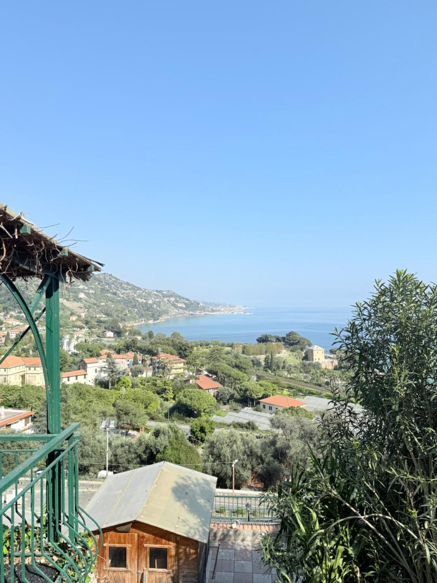 ונטימיגליה Agriturismo Un Mare Di Fiori מראה חיצוני תמונה