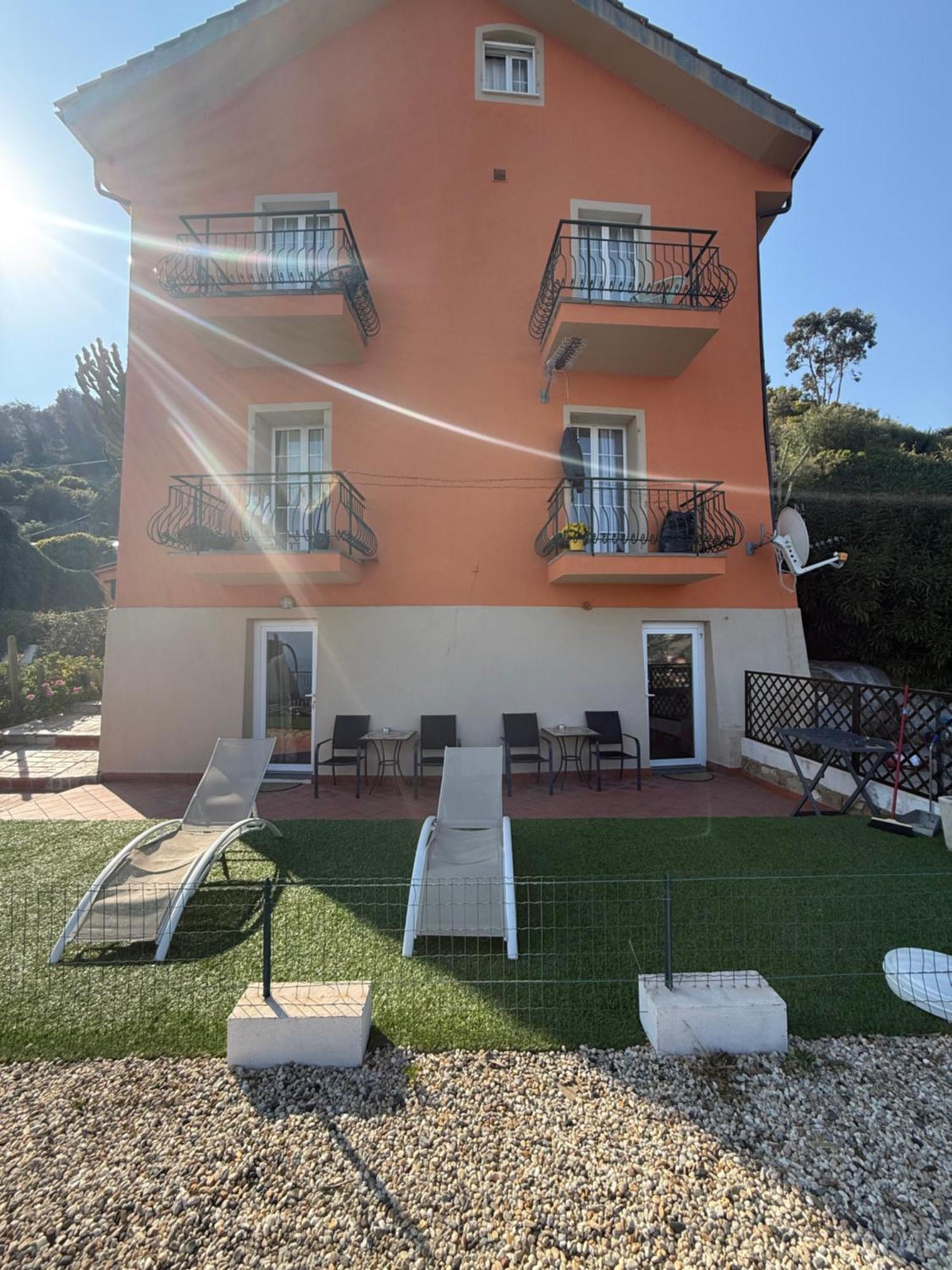 ונטימיגליה Agriturismo Un Mare Di Fiori מראה חיצוני תמונה