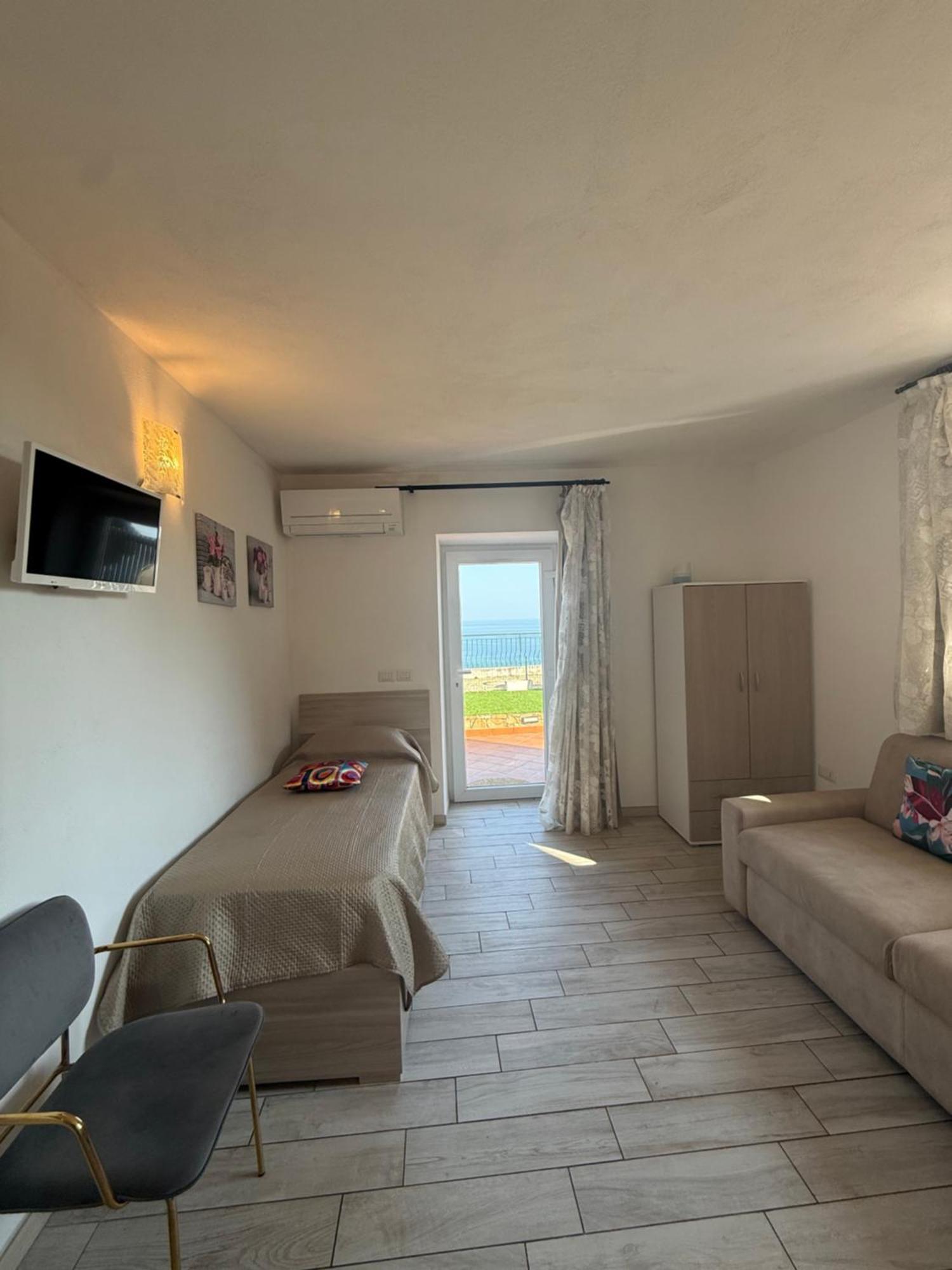 ונטימיגליה Agriturismo Un Mare Di Fiori מראה חיצוני תמונה