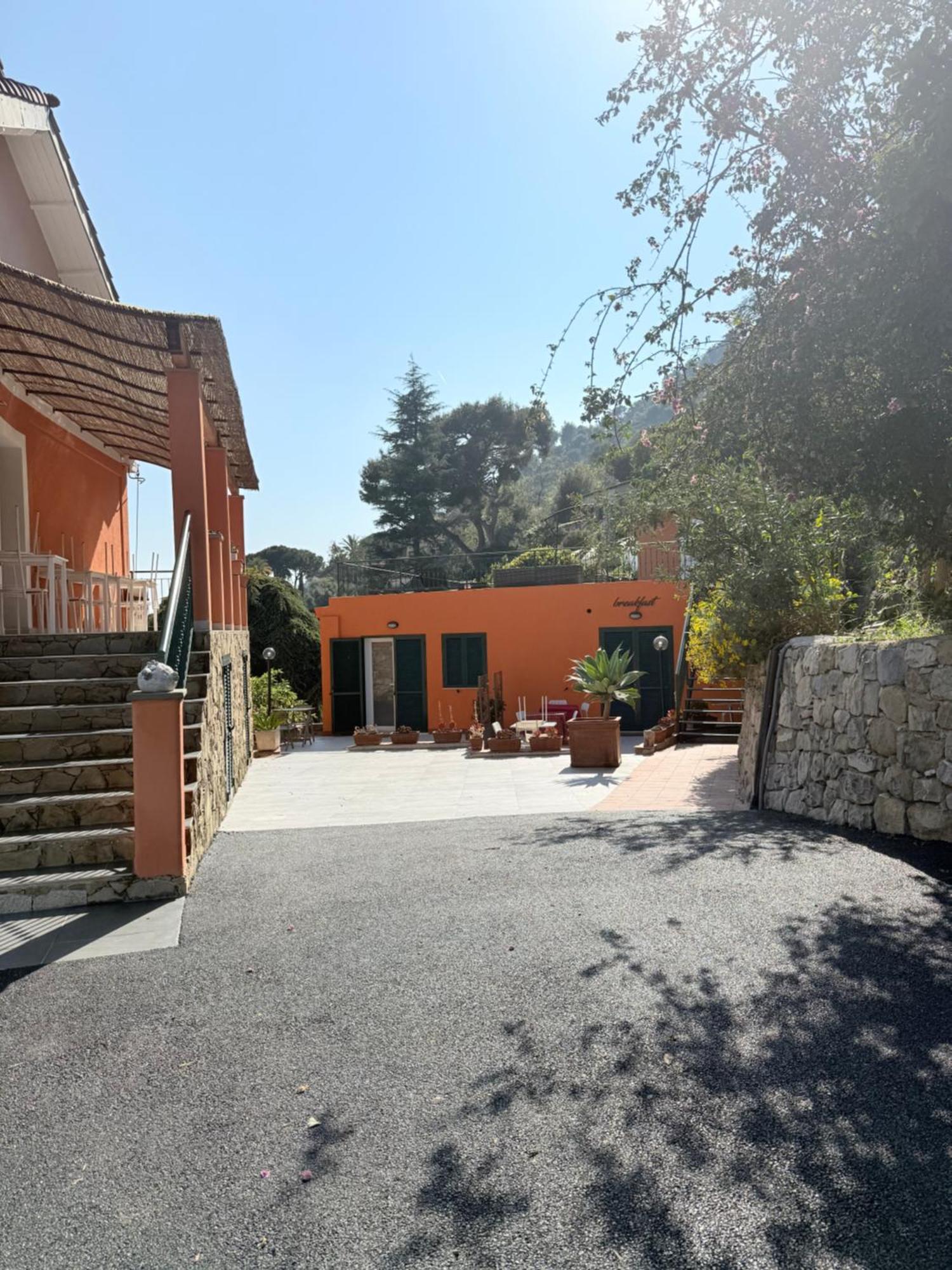 ונטימיגליה Agriturismo Un Mare Di Fiori מראה חיצוני תמונה
