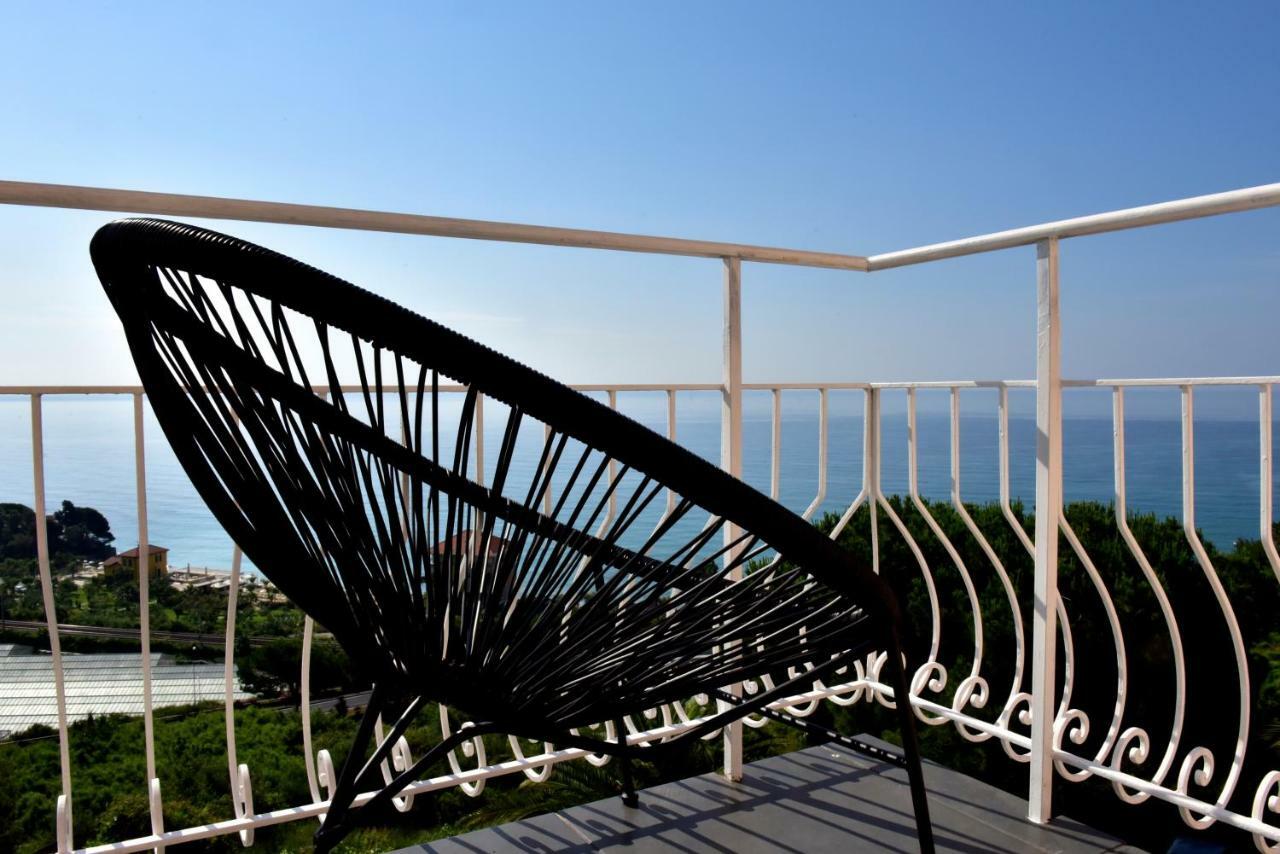 ונטימיגליה Agriturismo Un Mare Di Fiori מראה חיצוני תמונה