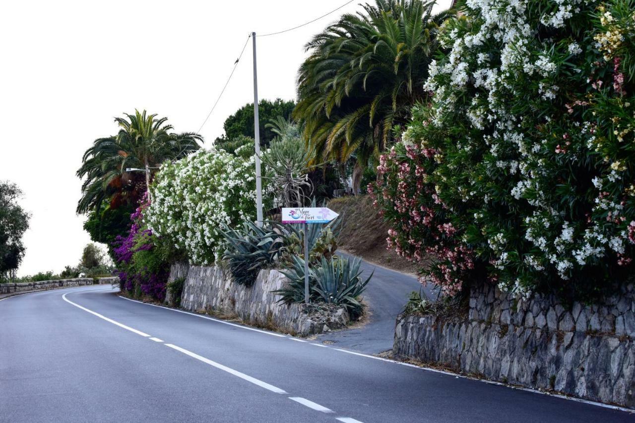 ונטימיגליה Agriturismo Un Mare Di Fiori מראה חיצוני תמונה